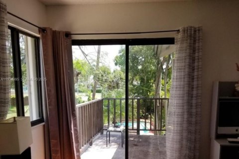 Casa en alquiler en Miami, Florida, 3 dormitorios, 137.5 m2 № 1992225 - foto 12