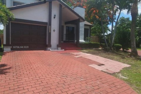 Casa en alquiler en Miami, Florida, 3 dormitorios, 137.5 m2 № 1992225 - foto 23