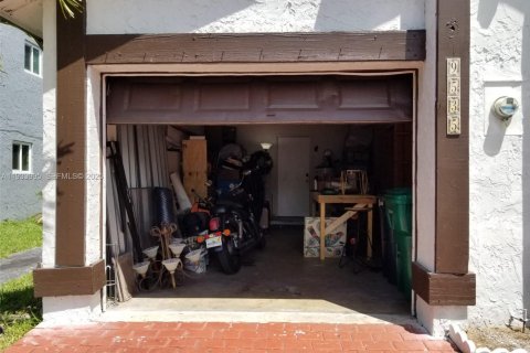 Casa en alquiler en Miami, Florida, 3 dormitorios, 137.5 m2 № 1992225 - foto 28