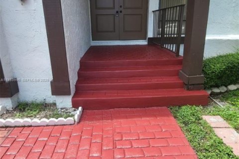 Casa en alquiler en Miami, Florida, 3 dormitorios, 137.5 m2 № 1992225 - foto 24