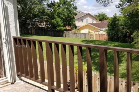 Casa en alquiler en Miami, Florida, 3 dormitorios, 137.5 m2 № 1992225 - foto 15