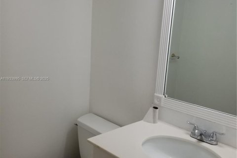 Casa en alquiler en Miami, Florida, 3 dormitorios, 137.5 m2 № 1992225 - foto 7