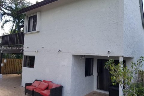 Casa en alquiler en Miami, Florida, 3 dormitorios, 137.5 m2 № 1992225 - foto 26