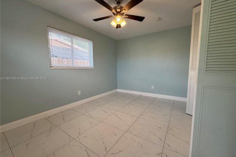 House in Lauderhill, Florida 2 bedrooms, 114.64 sq.m. № 1963862 - photo 24