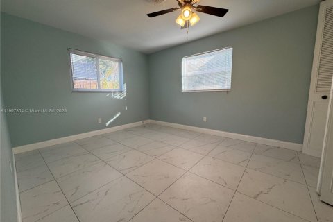 House in Lauderhill, Florida 2 bedrooms, 114.64 sq.m. № 1963862 - photo 19
