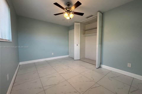 House in Lauderhill, Florida 2 bedrooms, 114.64 sq.m. № 1963862 - photo 23