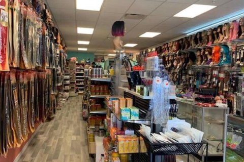 Propiedad comercial en Wellington, Florida № 2240356
