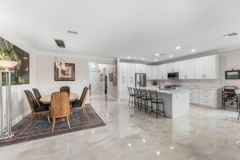 Villa ou maison à vendre à Port St. Lucie, Floride: 4 chambres, 219.06 m2 № 2192237 - photo 12
