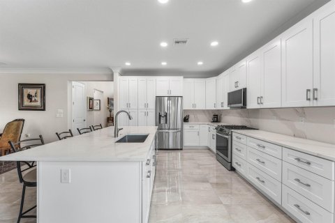 Villa ou maison à vendre à Port St. Lucie, Floride: 4 chambres, 219.06 m2 № 2192237 - photo 8
