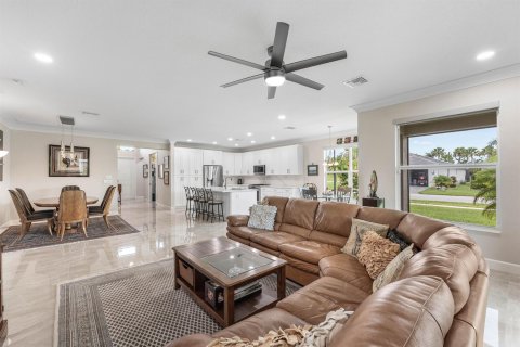 Villa ou maison à vendre à Port St. Lucie, Floride: 4 chambres, 219.06 m2 № 2192237 - photo 13
