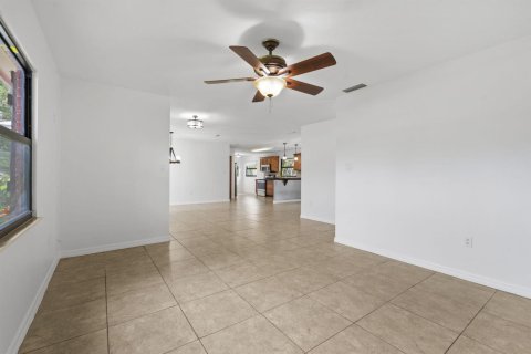 Villa ou maison à vendre à St. Lucie, Floride: 3 chambres, 148.27 m2 № 2439398 - photo 11