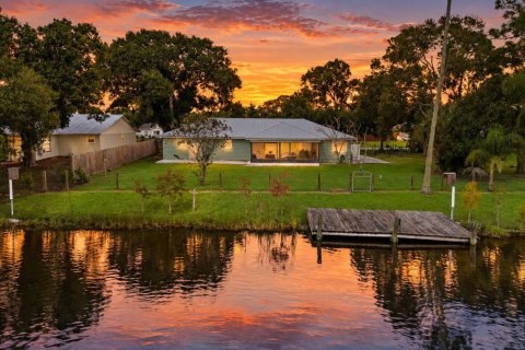 Villa ou maison à vendre à St. Lucie, Floride: 3 chambres, 148.27 m2 № 2439398 - photo 2