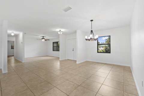 Villa ou maison à vendre à St. Lucie, Floride: 3 chambres, 148.27 m2 № 2439398 - photo 12