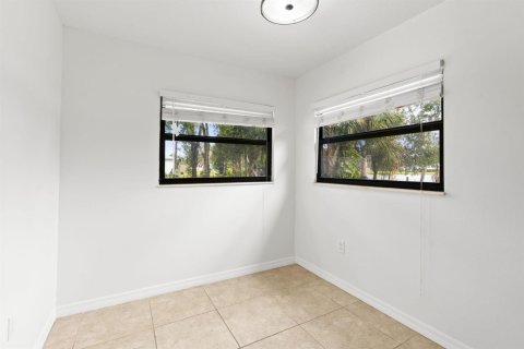 Villa ou maison à vendre à St. Lucie, Floride: 3 chambres, 148.27 m2 № 2439398 - photo 5