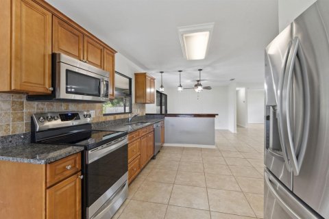 Villa ou maison à vendre à St. Lucie, Floride: 3 chambres, 148.27 m2 № 2439398 - photo 6