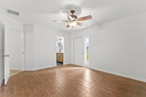 Villa ou maison à vendre à St. Lucie, Floride: 3 chambres, 148.27 m2 № 2439398 - photo 19