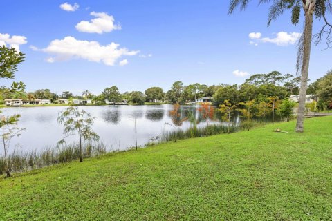 Villa ou maison à vendre à St. Lucie, Floride: 3 chambres, 148.27 m2 № 2439398 - photo 24