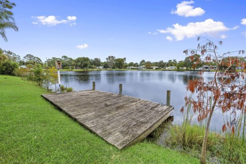 Villa ou maison à vendre à St. Lucie, Floride: 3 chambres, 148.27 m2 № 2439398 - photo 23