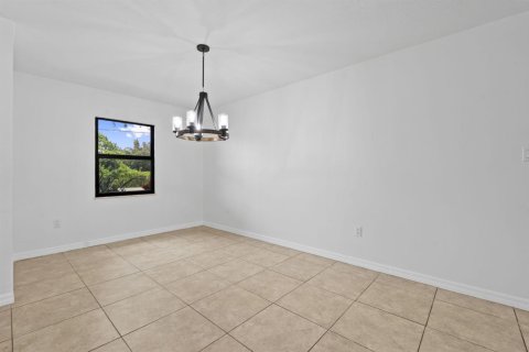 Villa ou maison à vendre à St. Lucie, Floride: 3 chambres, 148.27 m2 № 2439398 - photo 10