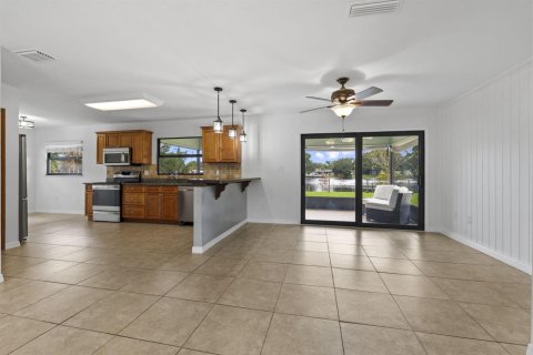 Villa ou maison à vendre à St. Lucie, Floride: 3 chambres, 148.27 m2 № 2439398 - photo 9