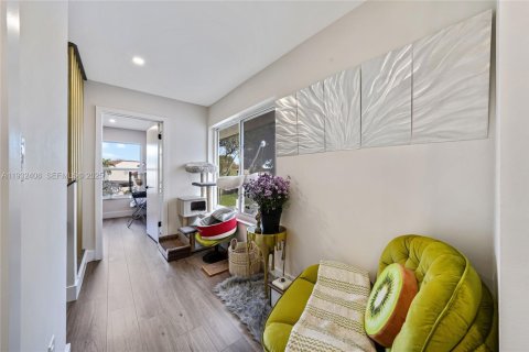 Condominio en alquiler en Miami, Florida, 3 dormitorios, 145.39 m2 № 1991088 - foto 17