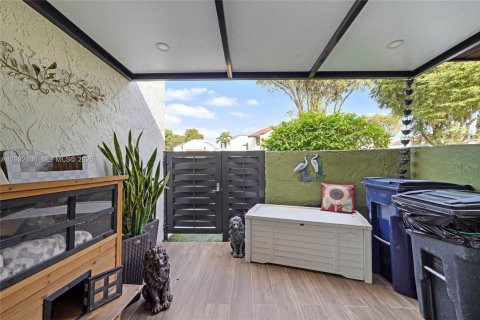 Condominio en alquiler en Miami, Florida, 3 dormitorios, 145.39 m2 № 1991088 - foto 22