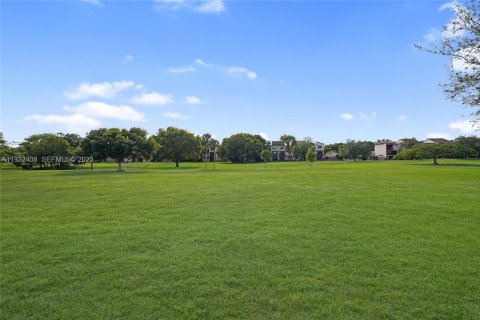 Condominio en alquiler en Miami, Florida, 3 dormitorios, 145.39 m2 № 1991088 - foto 29