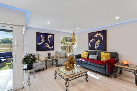 Condominio en alquiler en Miami, Florida, 3 dormitorios, 145.39 m2 № 1991088 - foto 6