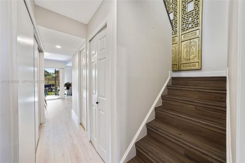 Condominio en alquiler en Miami, Florida, 3 dormitorios, 145.39 m2 № 1991088 - foto 16