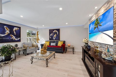 Condominio en alquiler en Miami, Florida, 3 dormitorios, 145.39 m2 № 1991088 - foto 5