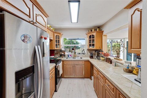 Condominio en alquiler en Miami, Florida, 3 dormitorios, 145.39 m2 № 1991088 - foto 9