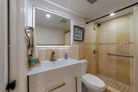 Condominio en alquiler en Miami, Florida, 3 dormitorios, 145.39 m2 № 1991088 - foto 14