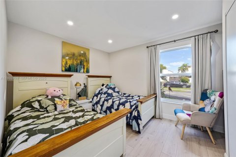 Condominio en alquiler en Miami, Florida, 3 dormitorios, 145.39 m2 № 1991088 - foto 13