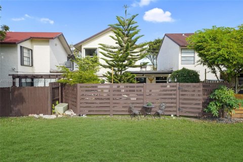 Condominio en alquiler en Miami, Florida, 3 dormitorios, 145.39 m2 № 1991088 - foto 27