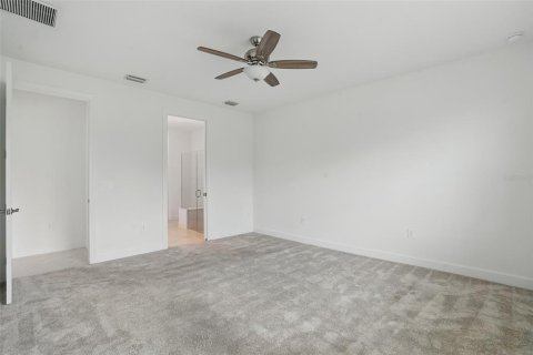 House in Alva, Florida 3 bedrooms, 190.54 sq.m. № 1758455 - photo 21