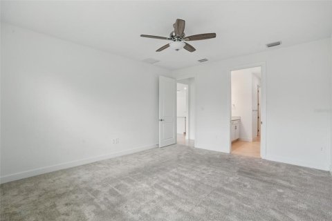 House in Alva, Florida 3 bedrooms, 190.54 sq.m. № 1758455 - photo 20