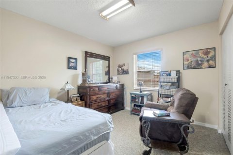 House in Hialeah, Florida 4 bedrooms, 183.95 sq.m. № 2003155 - photo 26