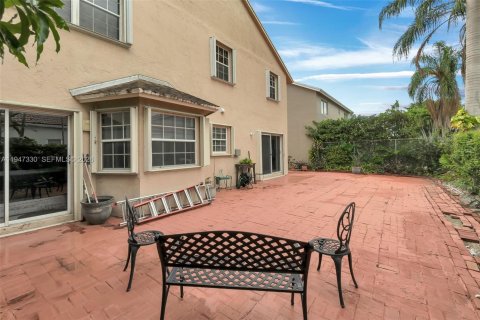 House in Hialeah, Florida 4 bedrooms, 183.95 sq.m. № 2003155 - photo 28