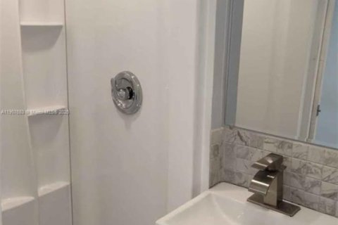 Immobilier commercial à louer à Riviera Beach, Floride: 1 chambre № 1965700 - photo 4