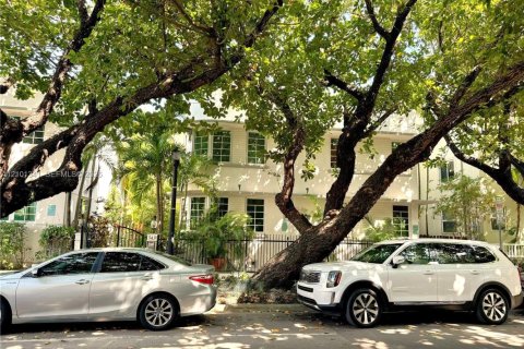 Copropriété à vendre à Miami Beach, Floride: 39.02 m2 № 2417355 - photo 2