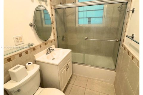 Copropriété à vendre à Miami Beach, Floride: 39.02 m2 № 2417355 - photo 19