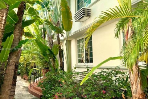Copropriété à vendre à Miami Beach, Floride: 39.02 m2 № 2417355 - photo 7