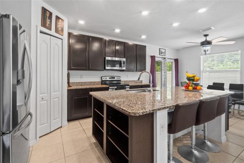 House in Newberry, Florida 4 bedrooms, 266.54 sq.m. № 2221587 - photo 6