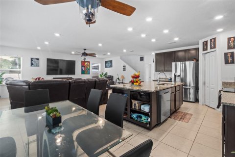 House in Newberry, Florida 4 bedrooms, 266.54 sq.m. № 2221587 - photo 7