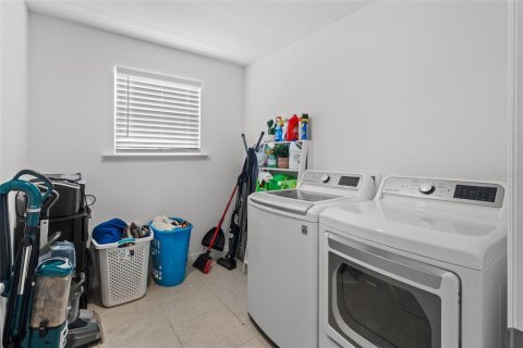 House in Newberry, Florida 4 bedrooms, 266.54 sq.m. № 2221587 - photo 25