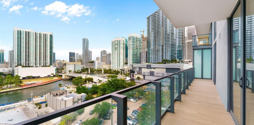 Condo in Miami, Florida, 3 bedrooms № 1779412