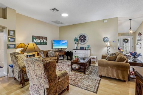 Casa en venta en The Villages, Florida, 3 dormitorios, 171.87 m2 № 2197376 - foto 8
