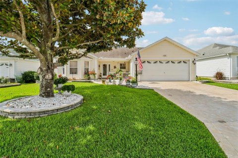 House in The Villages, Florida 3 bedrooms, 171.87 sq.m. № 2197376