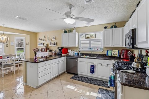 Casa en venta en The Villages, Florida, 3 dormitorios, 171.87 m2 № 2197376 - foto 16
