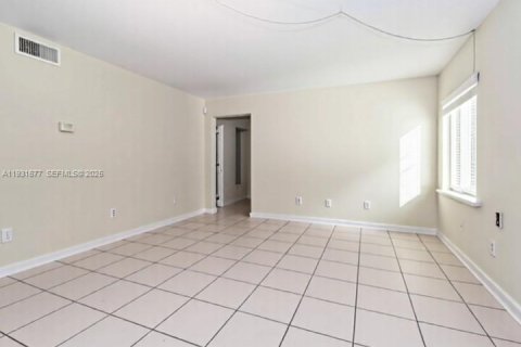 House in Greenacres, Florida 2 bedrooms, 85.47 sq.m. № 1990944 - photo 14